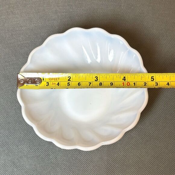 Vintage Hazel Atlas Alpine White Swirl Serving Bowl Milk Glass 1950s Opaque - Picture 5 of 7